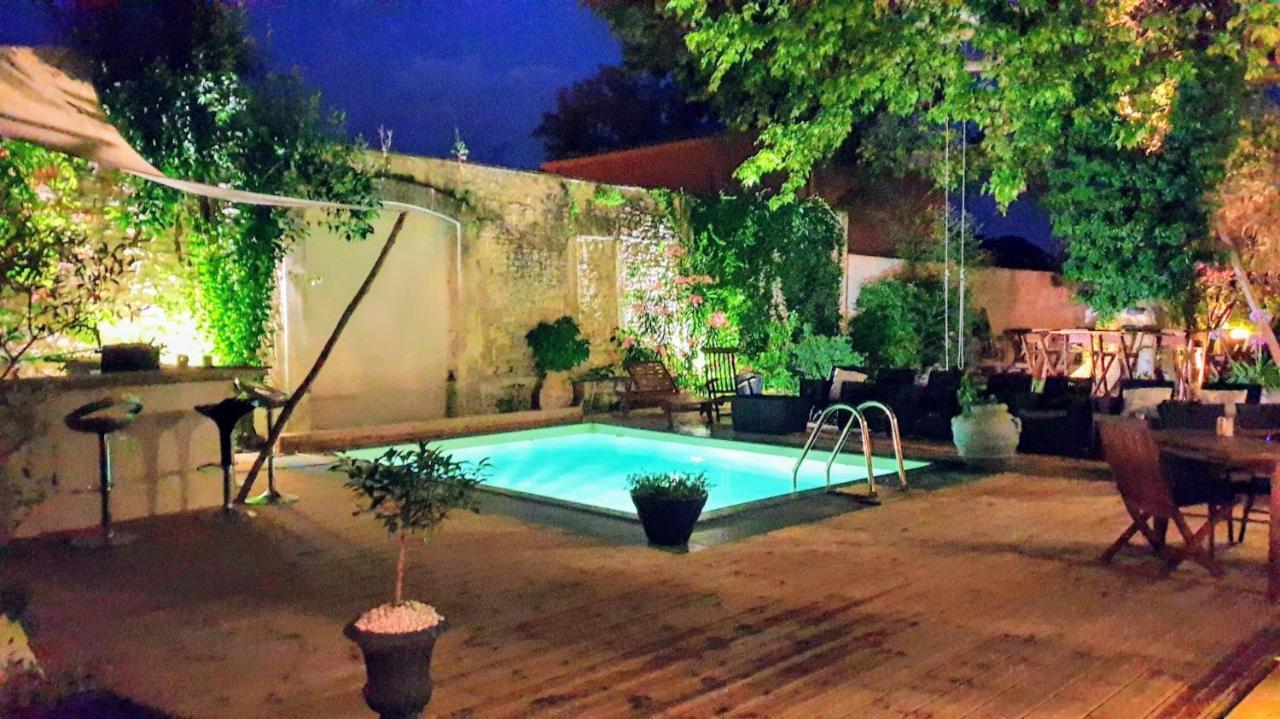 Le 4 Feuilles En.Camargue Hotell Bernis Eksteriør bilde